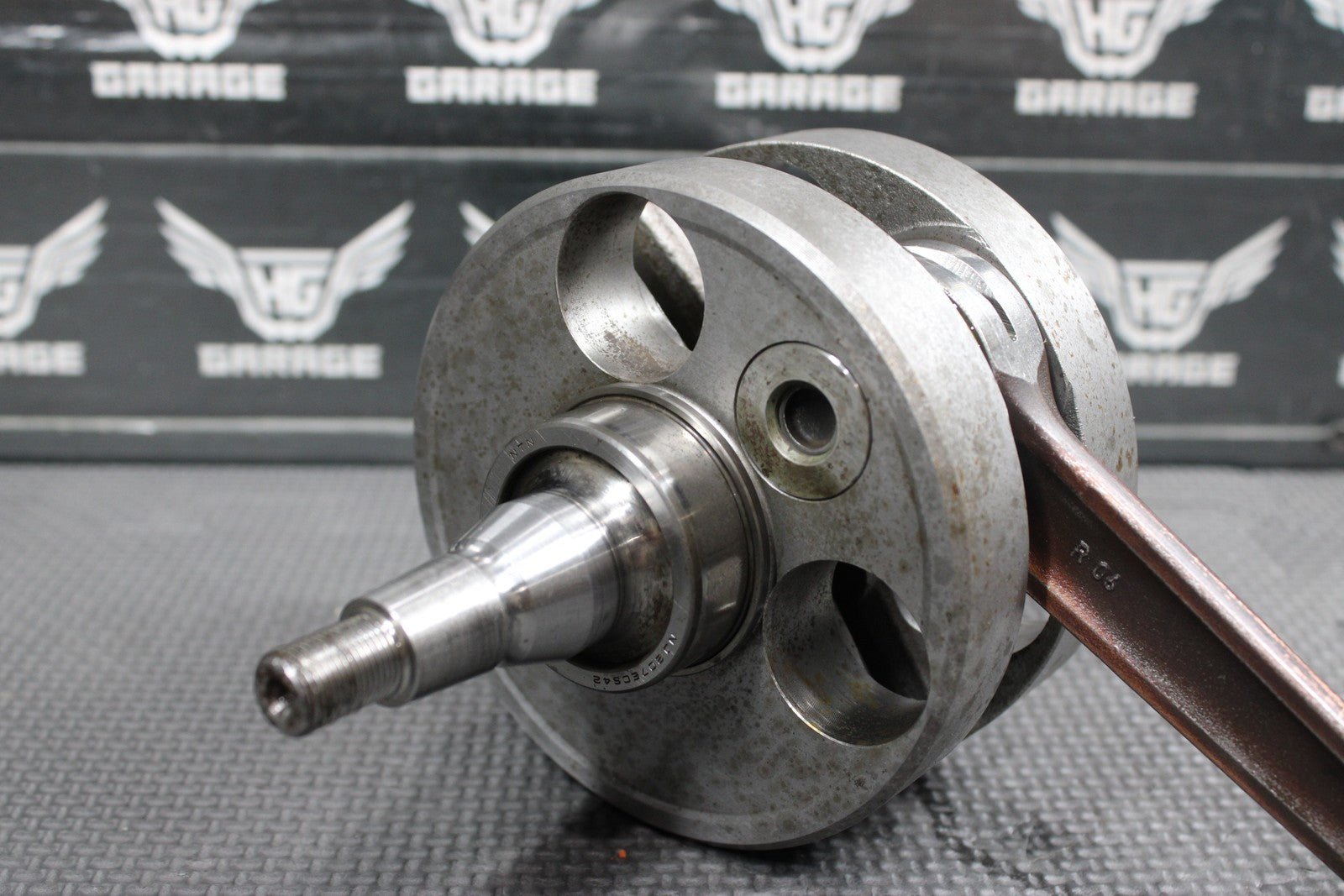 2000 KTM 250 EXC OEM ENGINE MOTOR CRANKSHAFT CRANK SHAFT 54630218100 GOOD! - hggarage