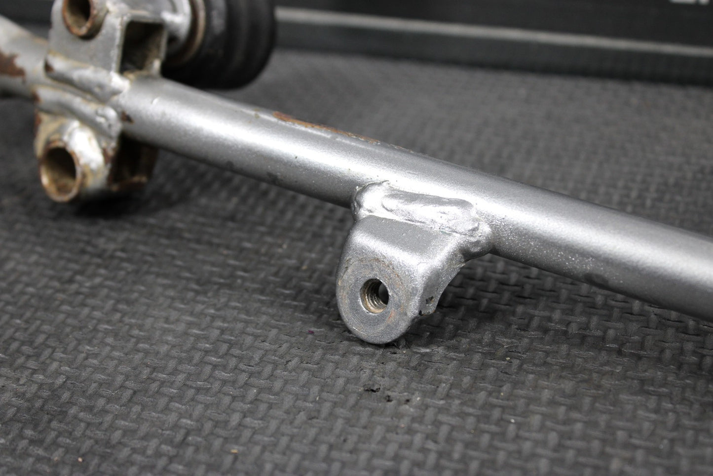 2004 KAWASAKI KX65 OEM REAR BACK SUB FRAME SUPPORT SUBFRAME BAR 32160 - 1611 - GD - hggarage