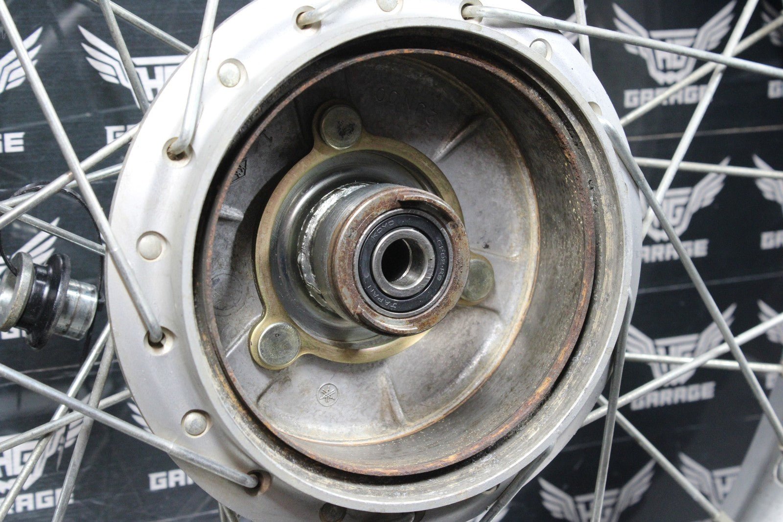 1987 YAMAHA TW200 OEM 18 X 2.50 FRONT WHEEL RIM 2JX - 25111 - 00 - 00 94425 - 18446 - 00 - hggarage