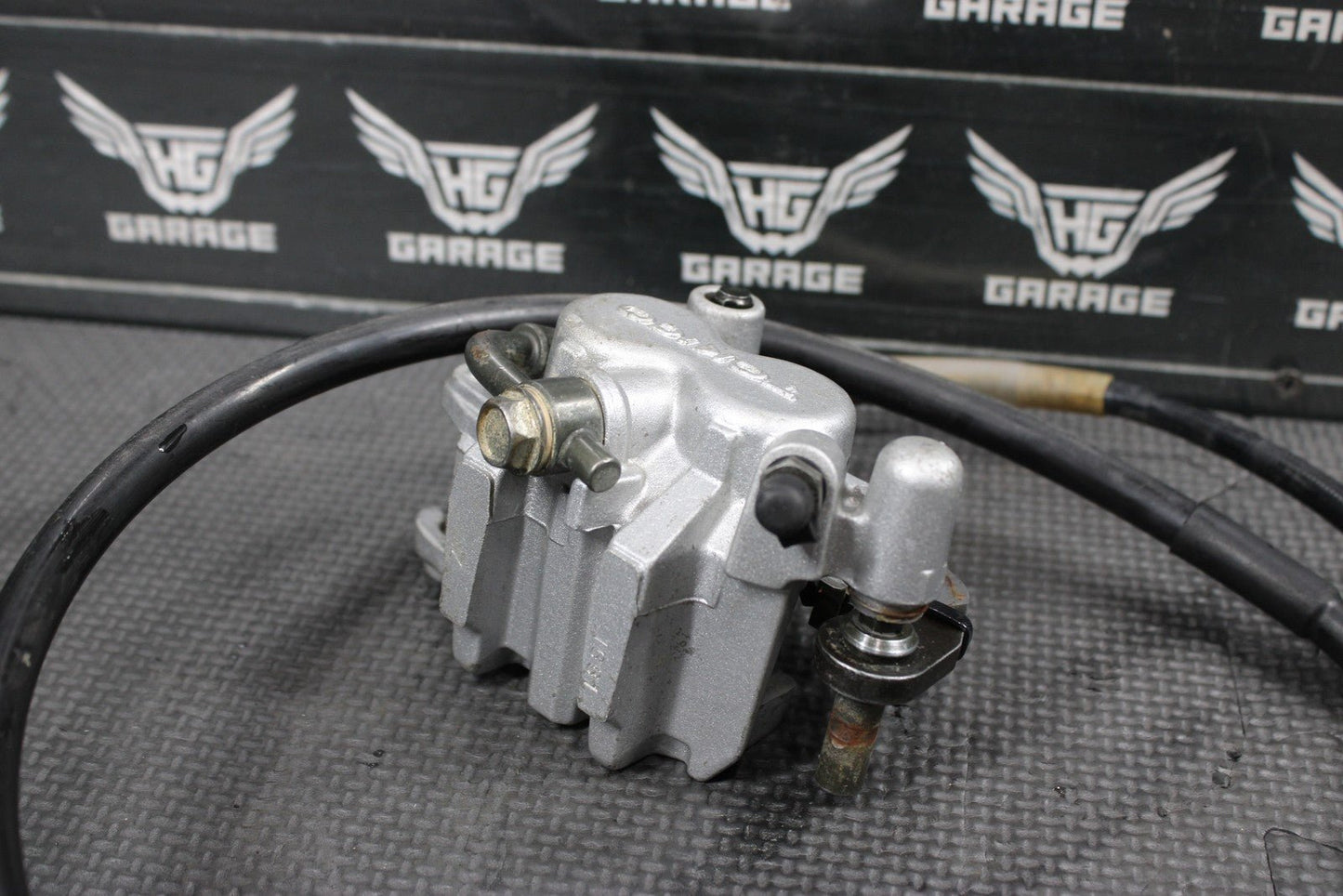 2001 KAWASAKI KX100 BIGWHEEL OEM TOKICO FRONT BRAKE CALIPER 43041 - 1681 - GN - hggarage