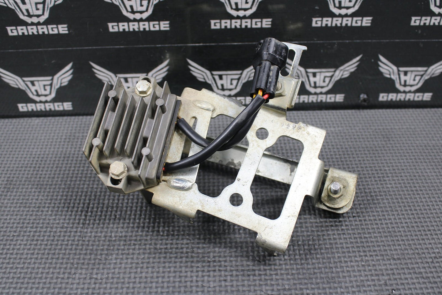 2018 18 - 20 SUZUKI RMZ450 OEM RECTIFIER VOLTAGE REGULATOR & CDI MOUNT 32800 - 28H00 - hggarage
