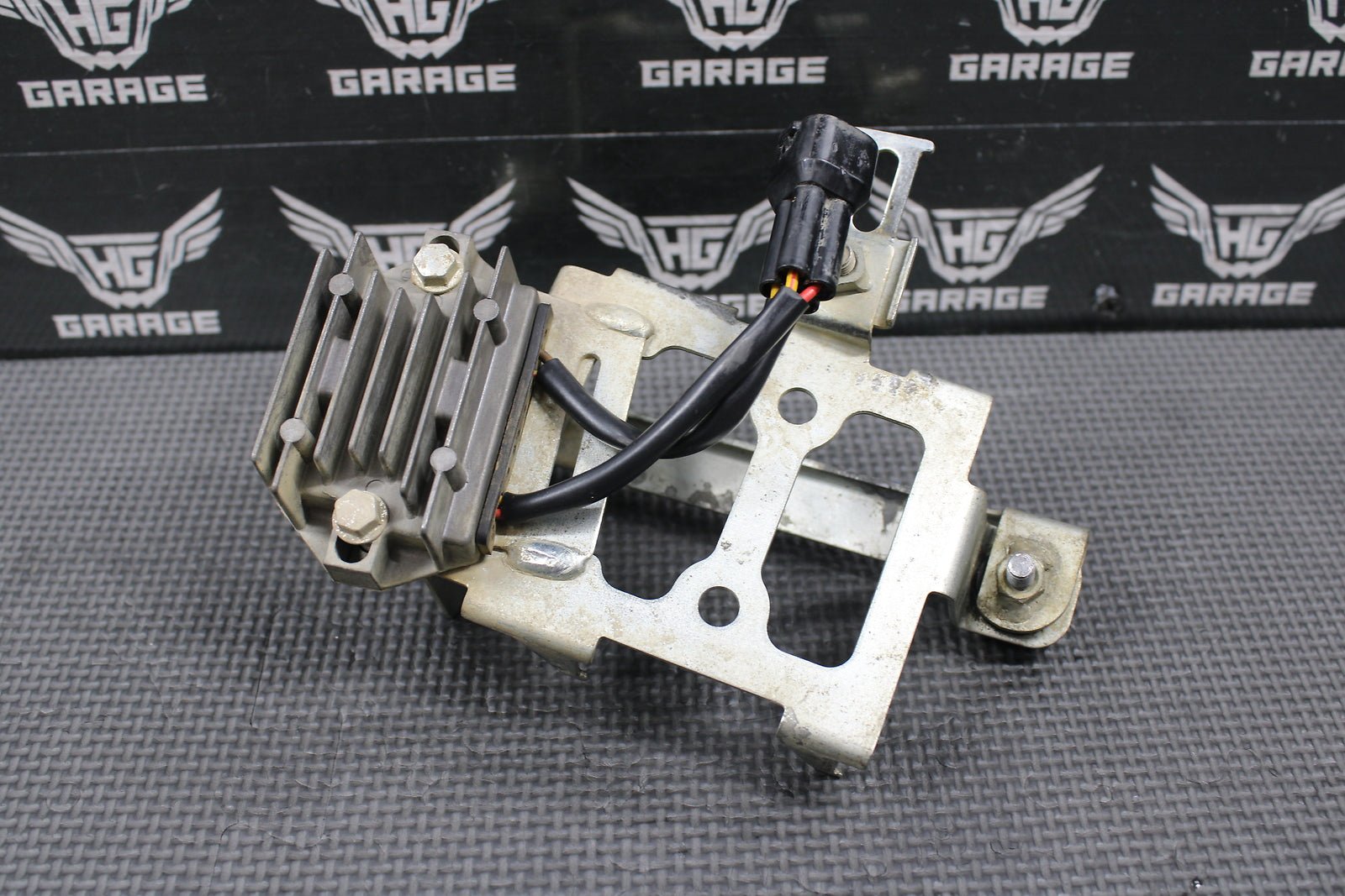 2018 18 - 20 SUZUKI RMZ450 OEM RECTIFIER VOLTAGE REGULATOR & CDI MOUNT 32800 - 28H00 - hggarage