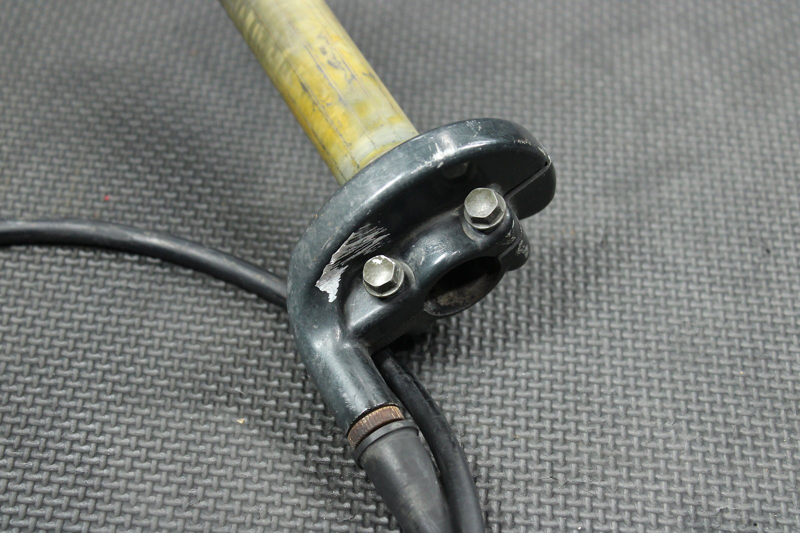 1993 Honda CR80R 86 - 95 OEM Right Throttle Grip Cable Tube Assembly 17910 - GS2 - 600 - hggarage