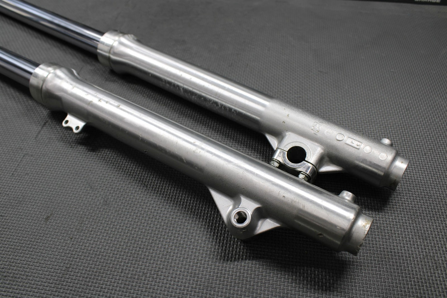 2002 95 - 02 HONDA XR200R OEM RIGHT LEFT FRONT SUSPENSION FORKS SHOCKS DAMPERS - hggarage