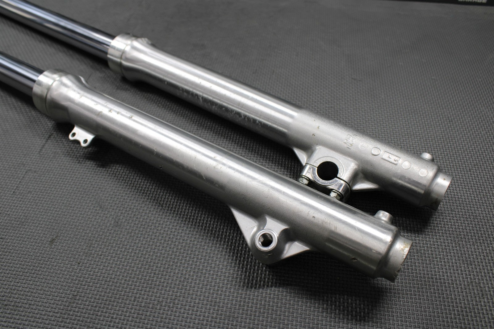 2002 95 - 02 HONDA XR200R OEM RIGHT LEFT FRONT SUSPENSION FORKS SHOCKS DAMPERS - hggarage