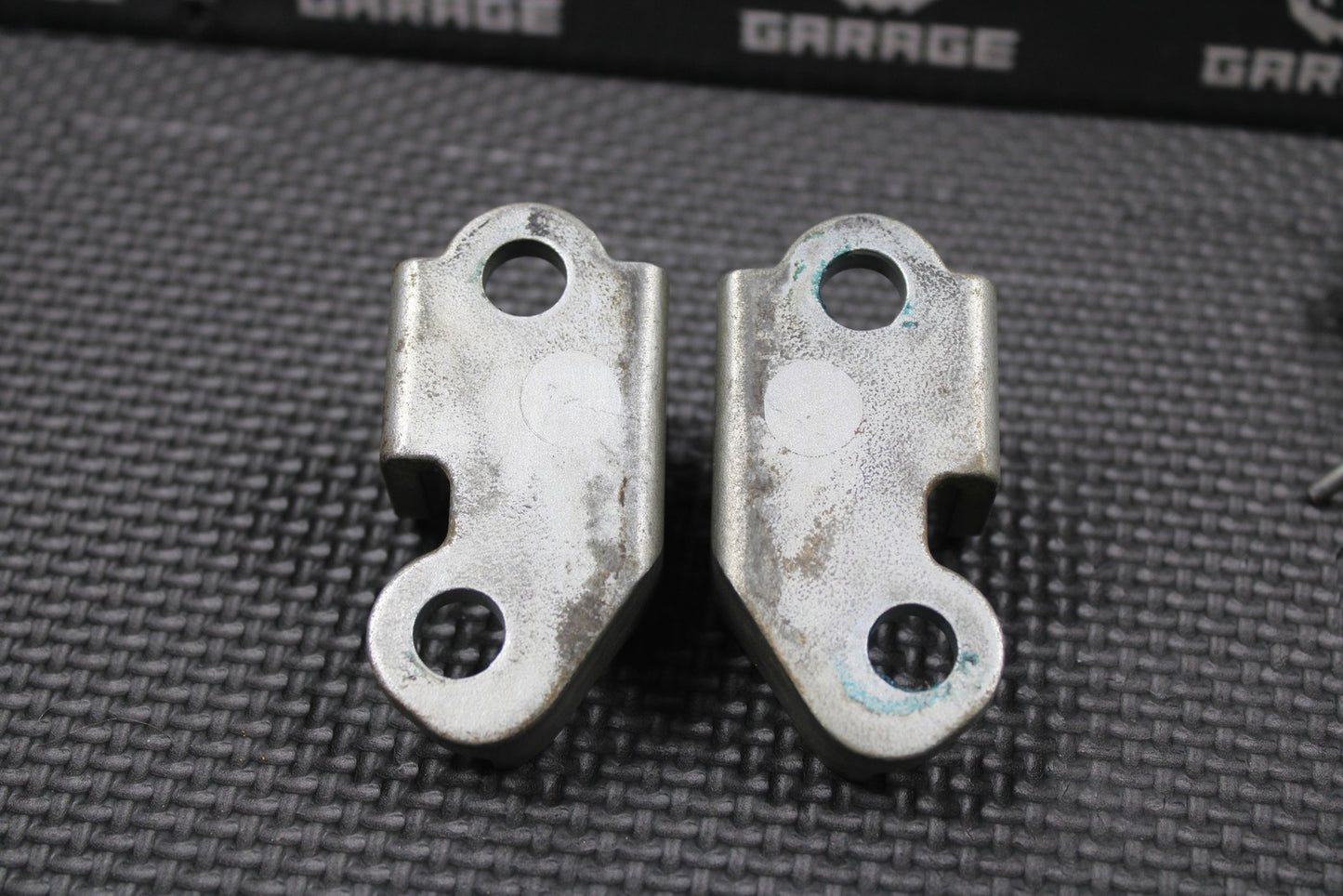 2019 SUZUKI RMZ250 RMZ450 OEM RIGHT LEFT FOOTPEG FOOTREST MOUNTING BRACKETS - hggarage
