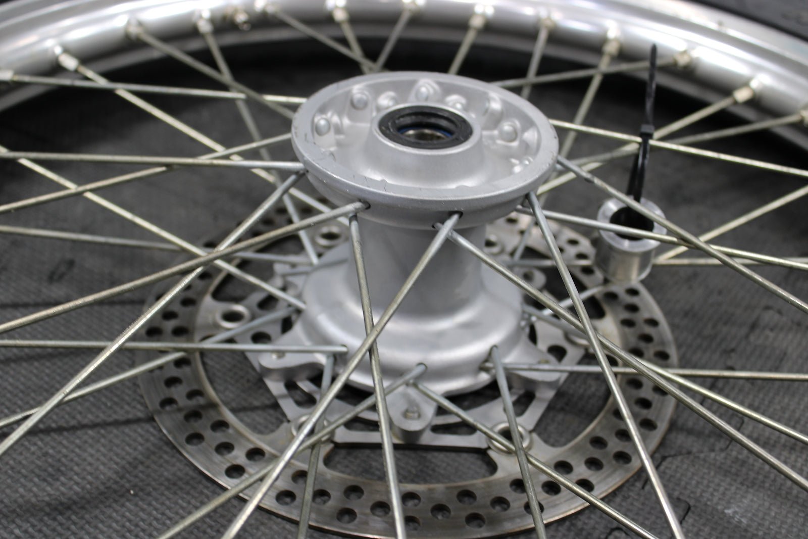 2006 Yamaha 06 - 08 YZ250 2006 YZ450F OEM Front Wheel Rim 5NY - 25111 - 00 - 00 - hggarage