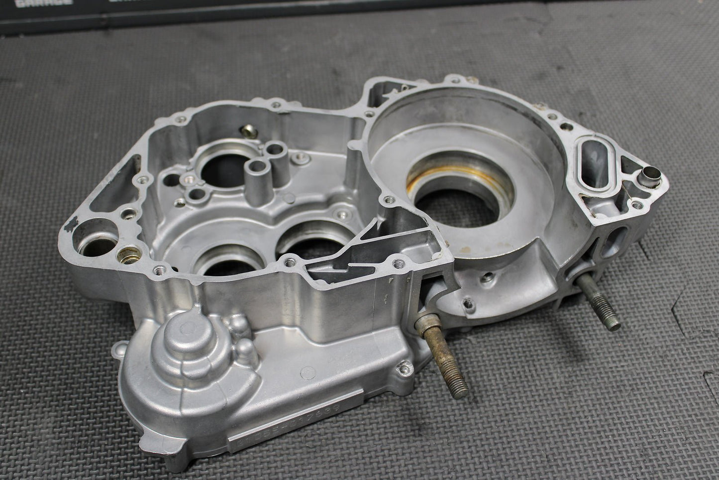 2000 YAMAHA YZ250 OEM RIGHT ENGINE MOTOR CRANKCASE CRANK CASE BLOCK - hggarage