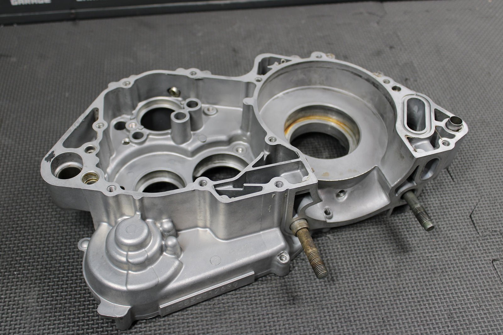 2000 YAMAHA YZ250 OEM RIGHT ENGINE MOTOR CRANKCASE CRANK CASE BLOCK - hggarage