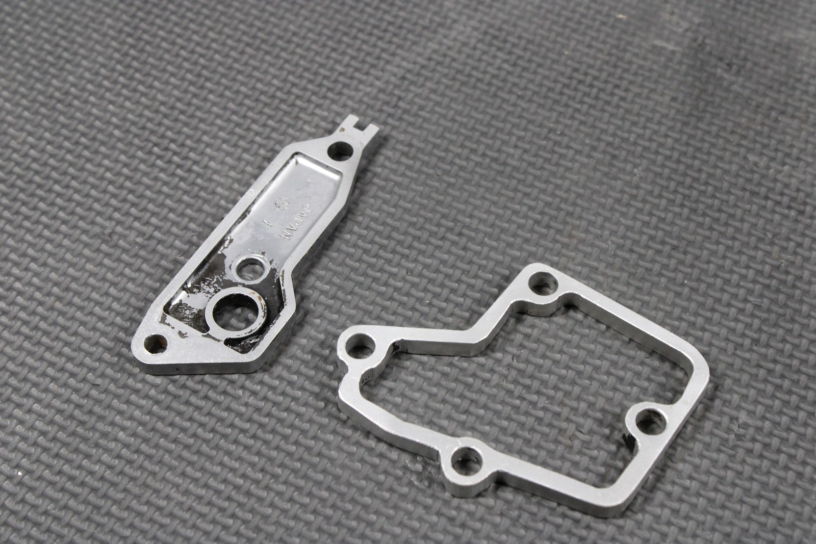 1986 KAWASAKI KDX200 OEM ENGINE POWER VALVE EXHAUST VALVE W CYLINDER COVERS - hggarage
