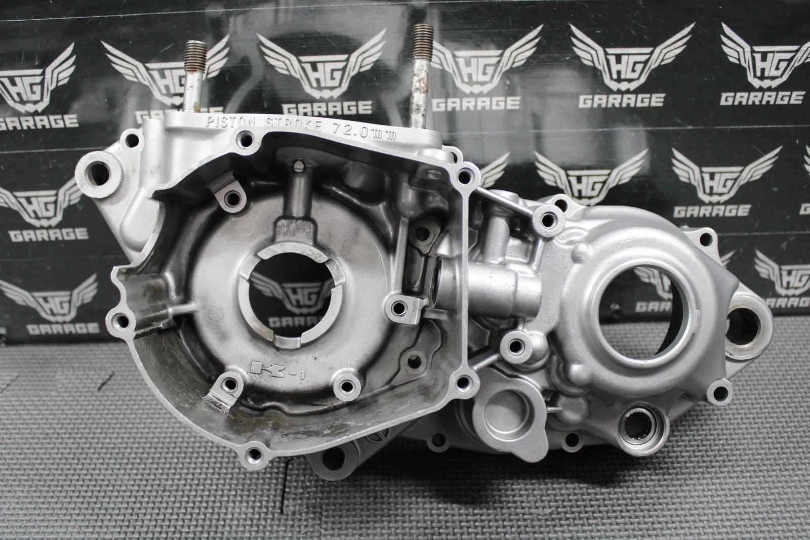 2006 07 KAWASAKI KX250 2 STROKE OEM LEFT CRANKCASE CRANK CASE HALF 14001 - 0065 - hggarage