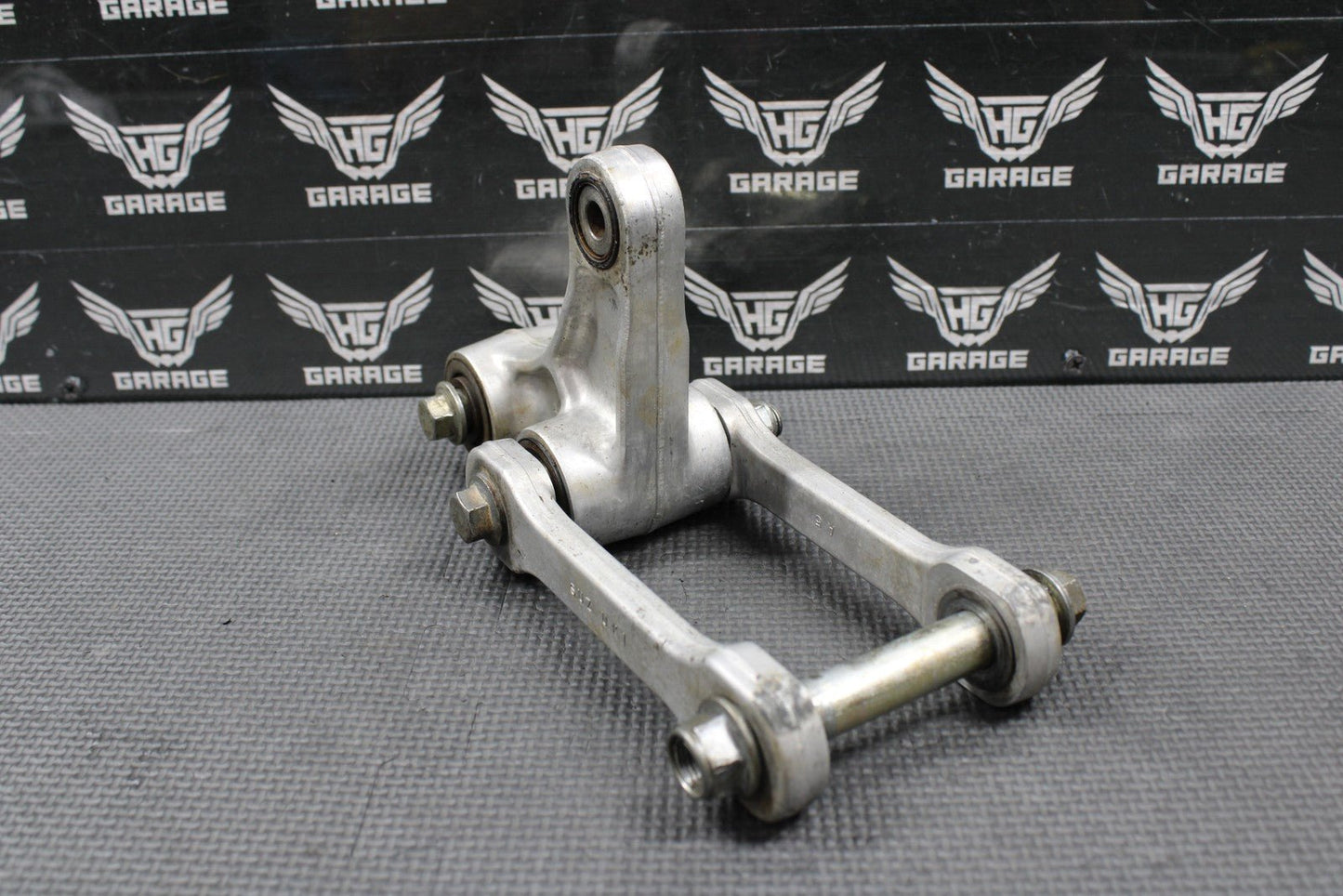 1999 98 - 99 SUZUKI RM125 OEM REAR SHOCK SWINGARM LINKAGE LINKS LEVER 62600 - 37820 - hggarage