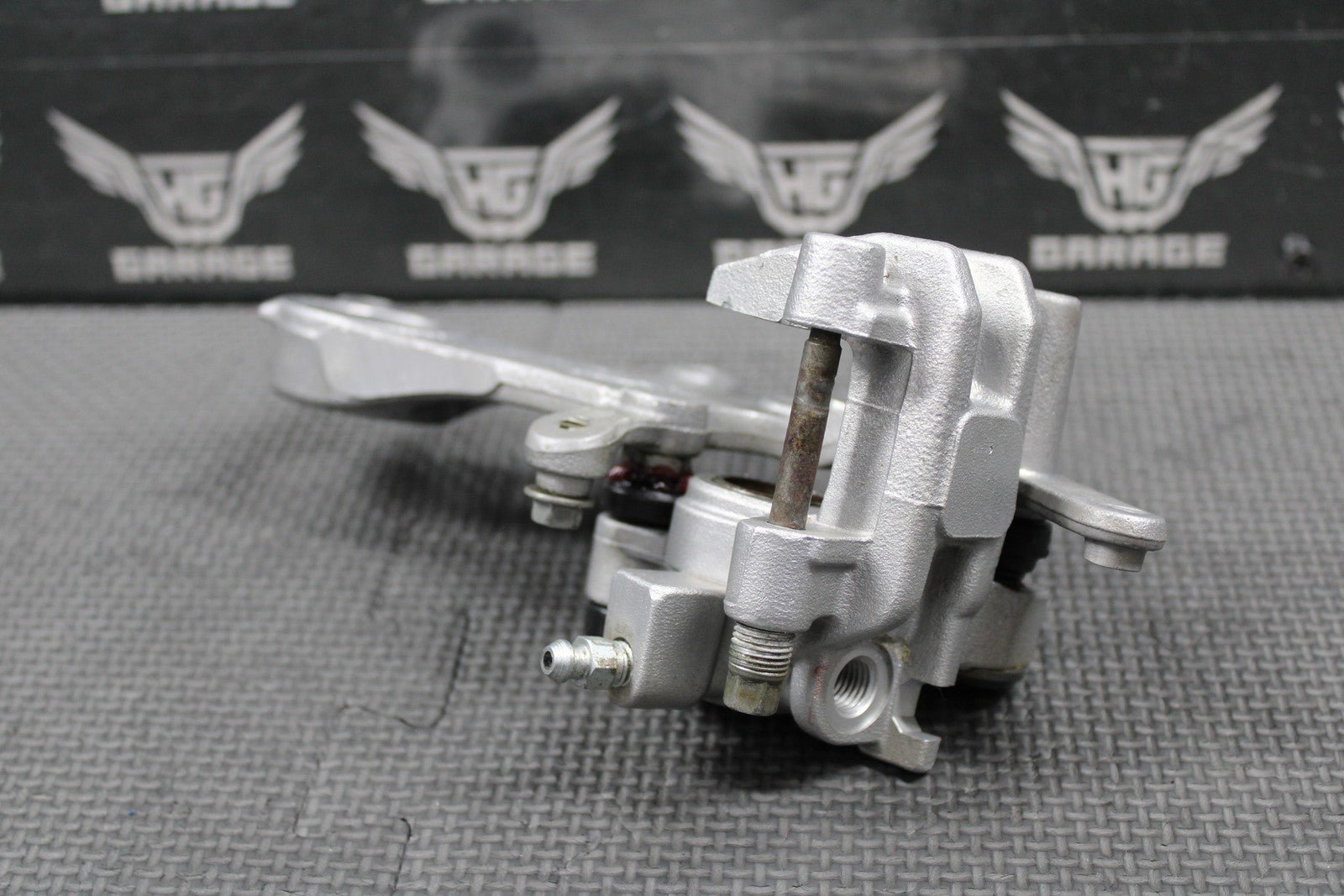 2008 HONDA 05 - 17 CRF250R 05 - 07 CR250R OEM REAR BACK BRAKE CALIPER 43150 - KRN - 711 - hggarage