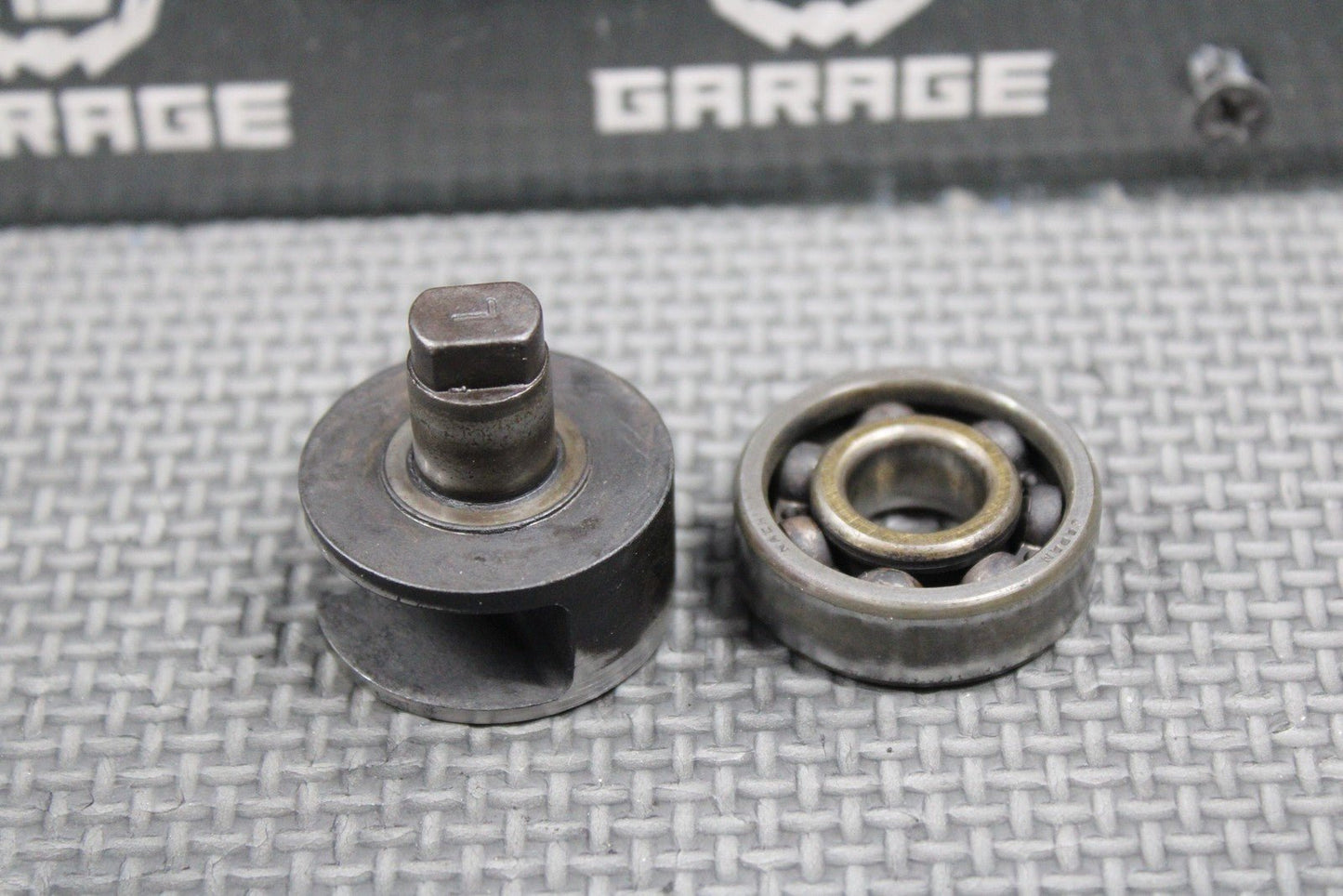1999 99 - 00 SUZUKI RM250 OEM MODEL X Y POWER VALVE EXHAUST SIDE LH 11256 - 37E31 - hggarage