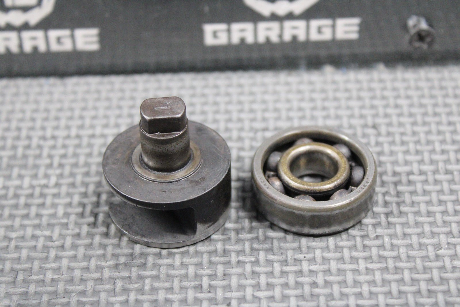 1999 99 - 00 SUZUKI RM250 OEM MODEL X Y POWER VALVE EXHAUST SIDE LH 11256 - 37E31 - hggarage