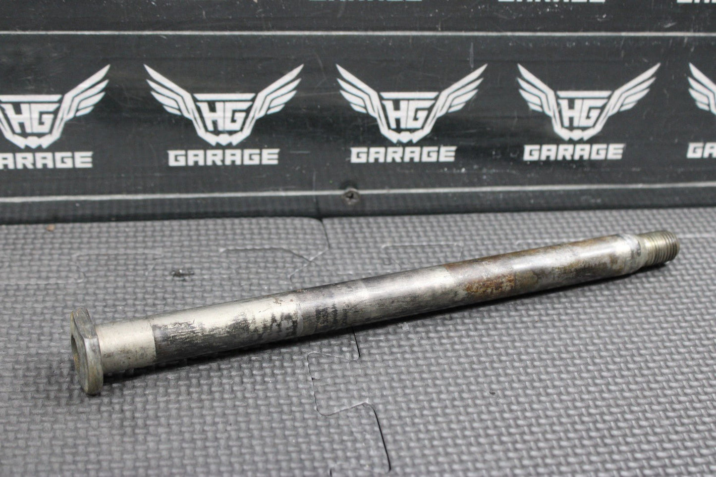 02 - 22 HONDA CRF450R OEM REAR SWINGARM BOLT SUSPENSION PIVOT AXLE 52101 - KZ4 - J40 - hggarage