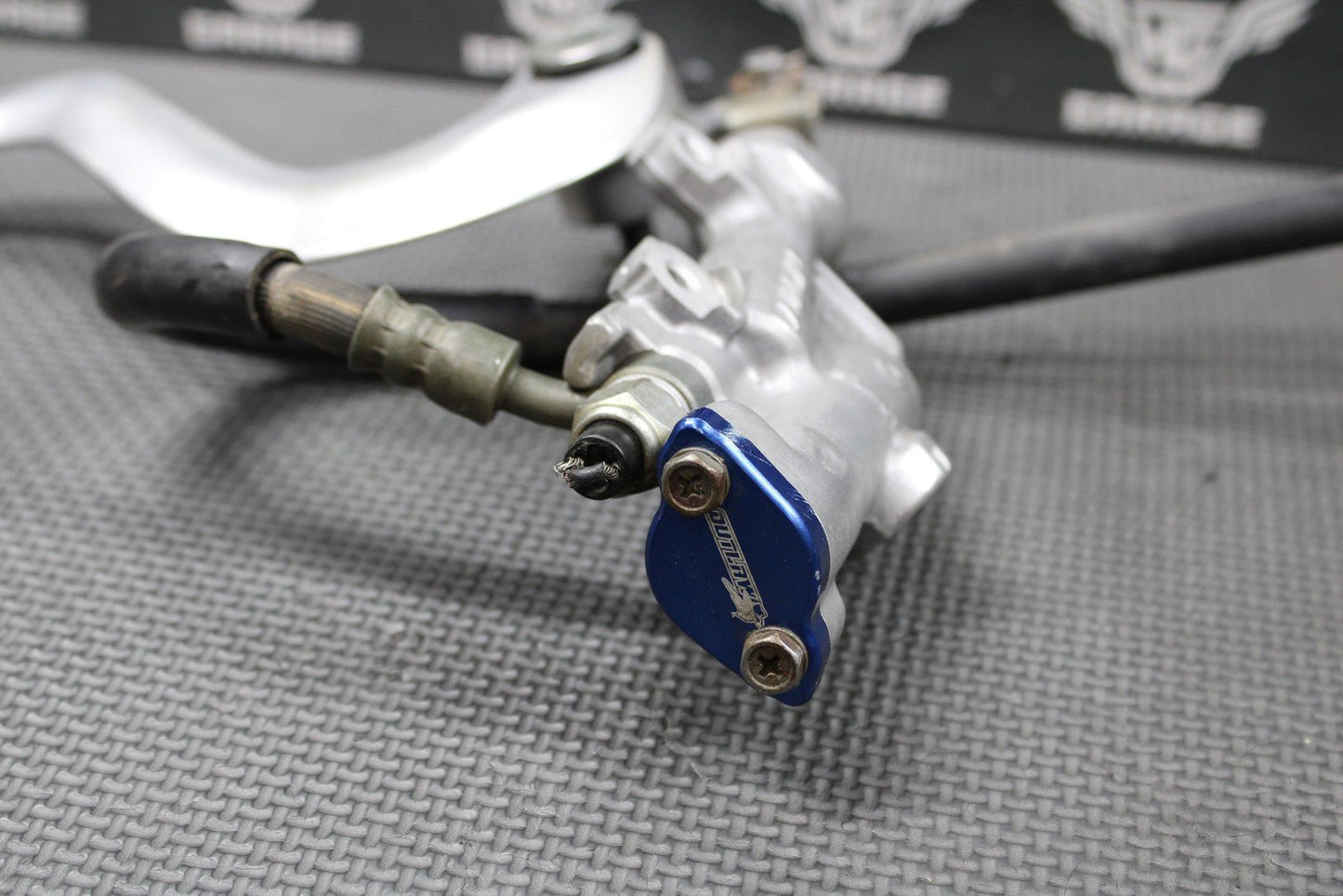 2009 YAMAHA YZ450F OEM NISSIN REAR BACK BRAKE CALIPER MASTER CYLINDER LEVER LINE - hggarage