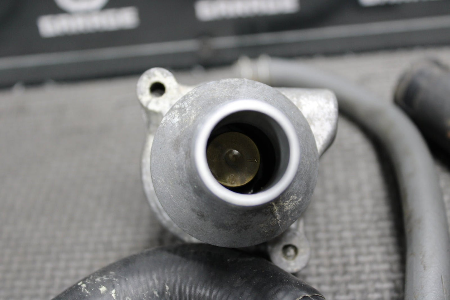 2003 00 - 07 HONDA XR650R OEM RADIATOR THERMOSTAT HOUSING COVER COOLING HOSES - hggarage
