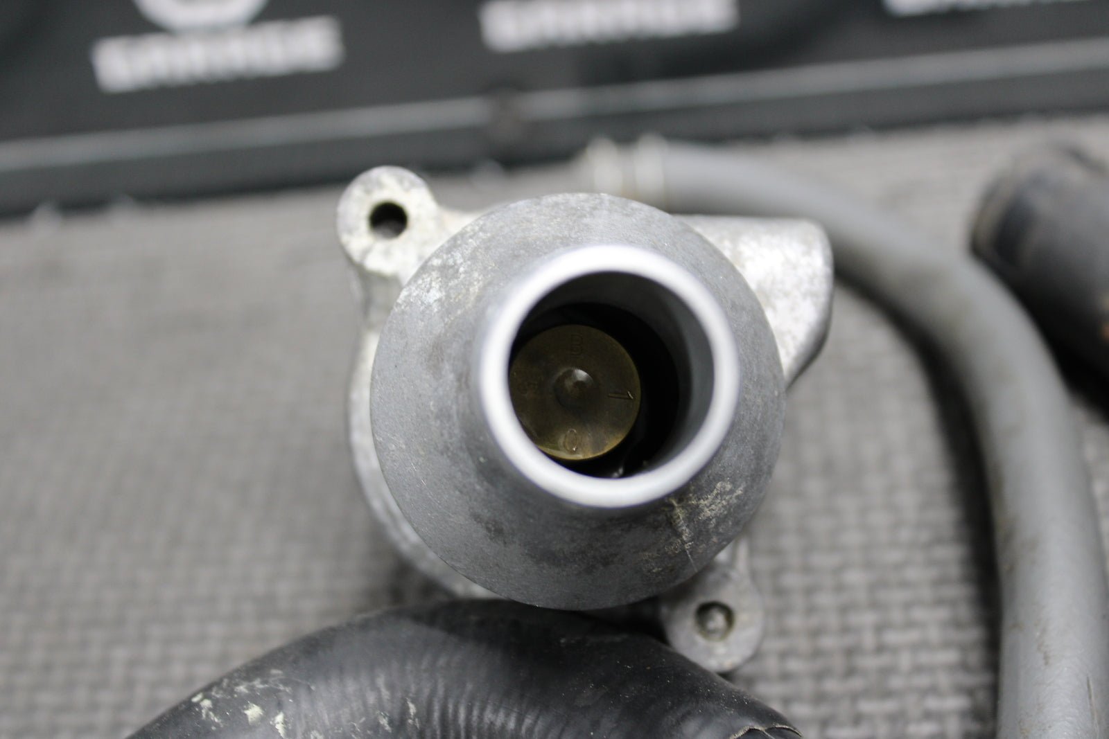 2003 00 - 07 HONDA XR650R OEM RADIATOR THERMOSTAT HOUSING COVER COOLING HOSES - hggarage