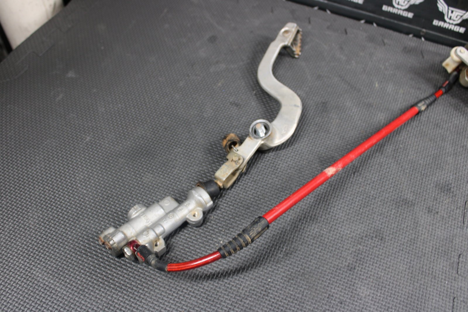 2007 HONDA CR125R CR250R CRF450R OEM REAR BACK BRAKE CALIPER MASTER CYLINDER ASS - hggarage