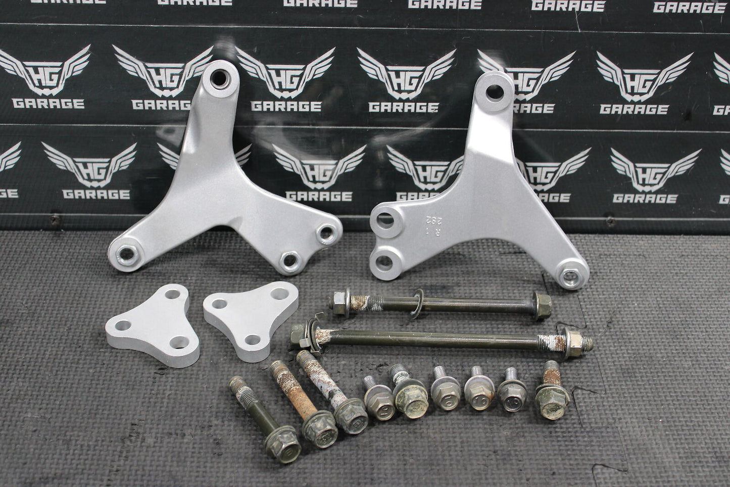 2006 YAMAHA 06-09 YZ450F OEM ENGINE MOTOR MOUNT STAY BRACKETS