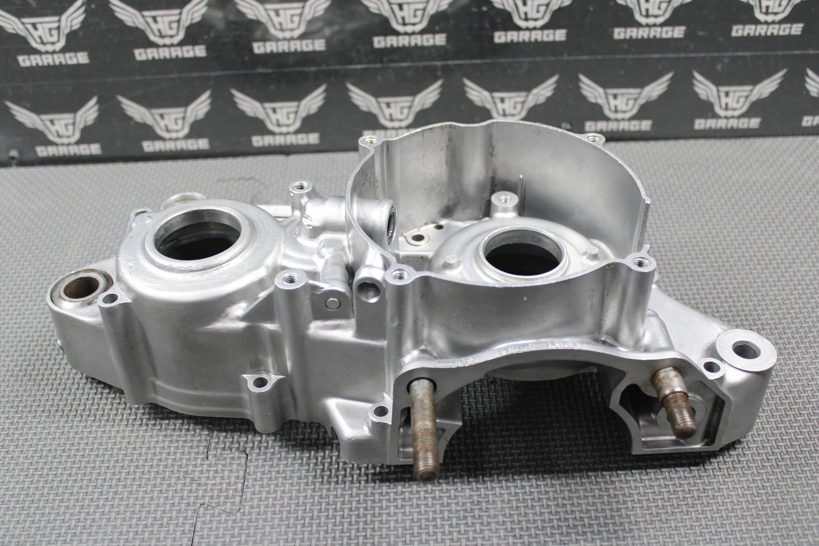 2000 2001 HONDA CR250R OEM LEFT ENGINE CRANKCASE CRANK CASE 11200 - KZ3 - P00 NICE!! - hggarage