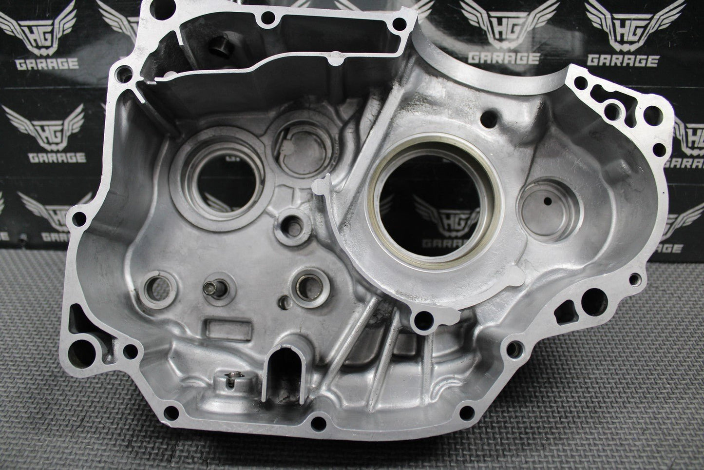 1989 HONDA 88 - 95 XR250R OEM LEFT ENGINE CRANKCASE CRANK CASE 11200 - KZ1 - 670 NICE! - hggarage