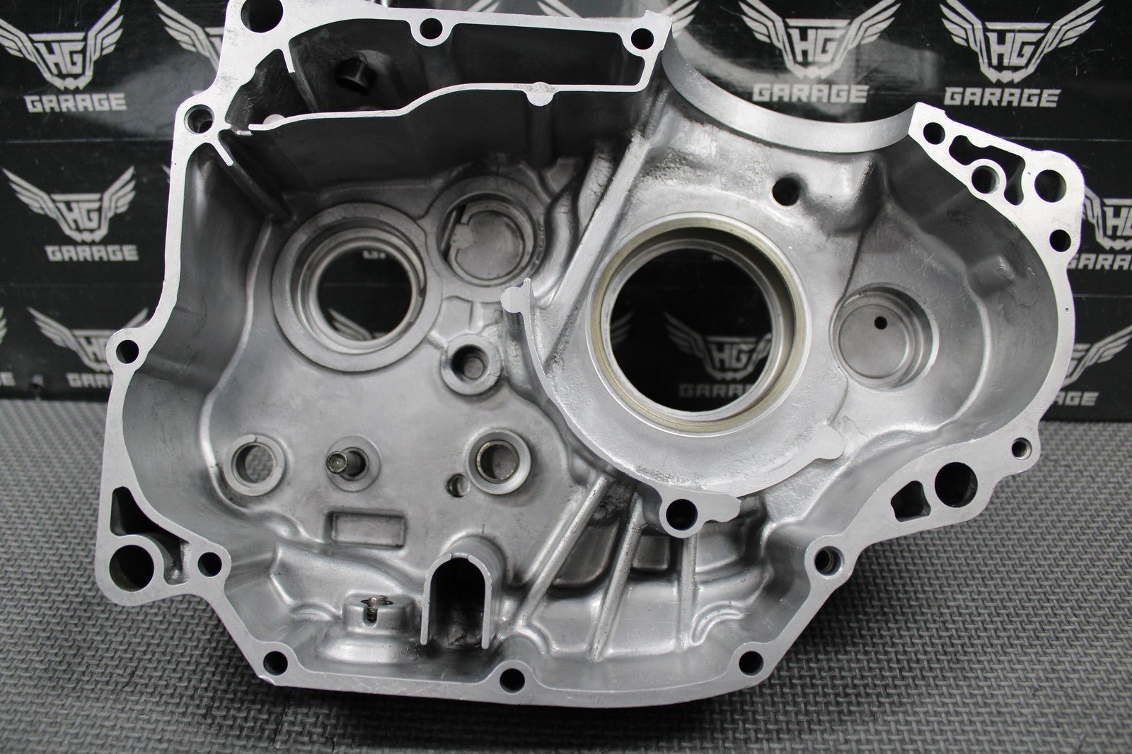 1989 HONDA 88 - 95 XR250R OEM LEFT ENGINE CRANKCASE CRANK CASE 11200 - KZ1 - 670 NICE! - hggarage