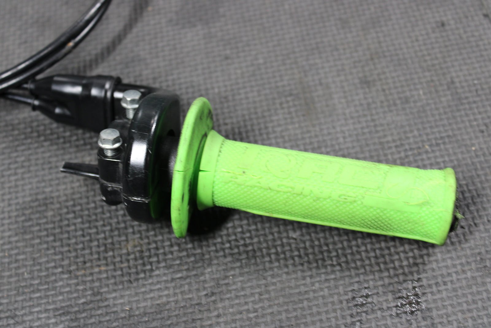 2002 HONDA CRF450R OEM RIGHT THROTTLE GRIP TOKYO MODS ENGINE HOTSTART 53167 - MEB - hggarage