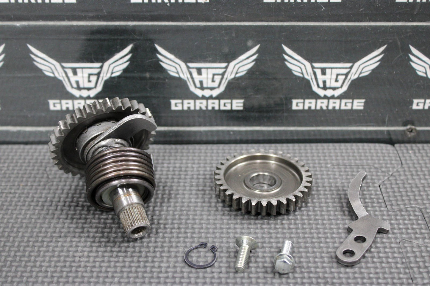 2004 KAWASAKI KX65 00 - 22 OEM KICKSTART KICK START SHAFT W IDLER GEAR ASSEMBLY - hggarage