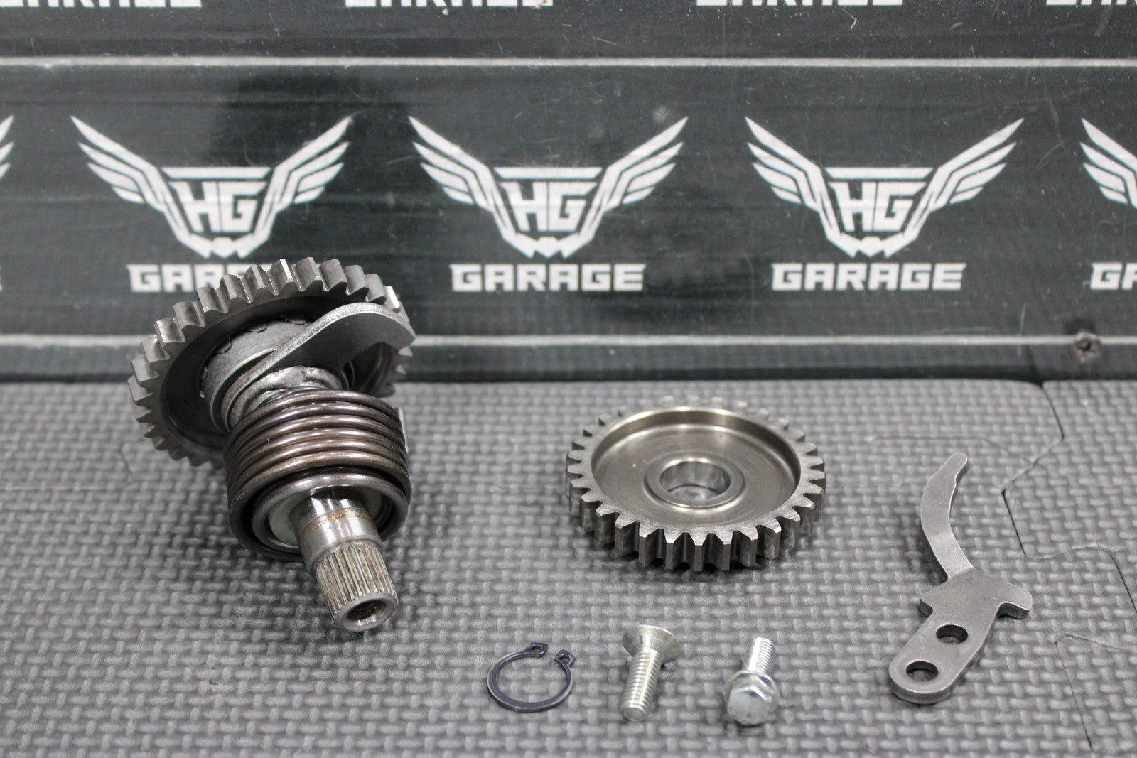 2004 KAWASAKI KX65 00 - 22 OEM KICKSTART KICK START SHAFT W IDLER GEAR ASSEMBLY - hggarage