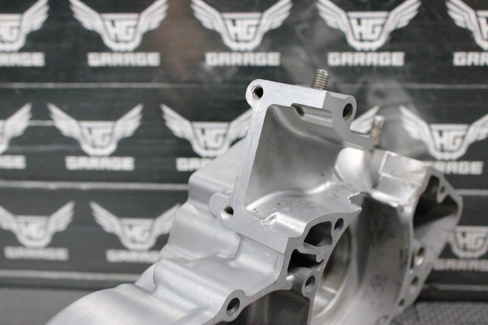 2001 SUZUKI RM80 OEM LEFT ENGINE MOTOR CRANKCASE CRANK CASES BLOCK 11300 - 03812 - hggarage