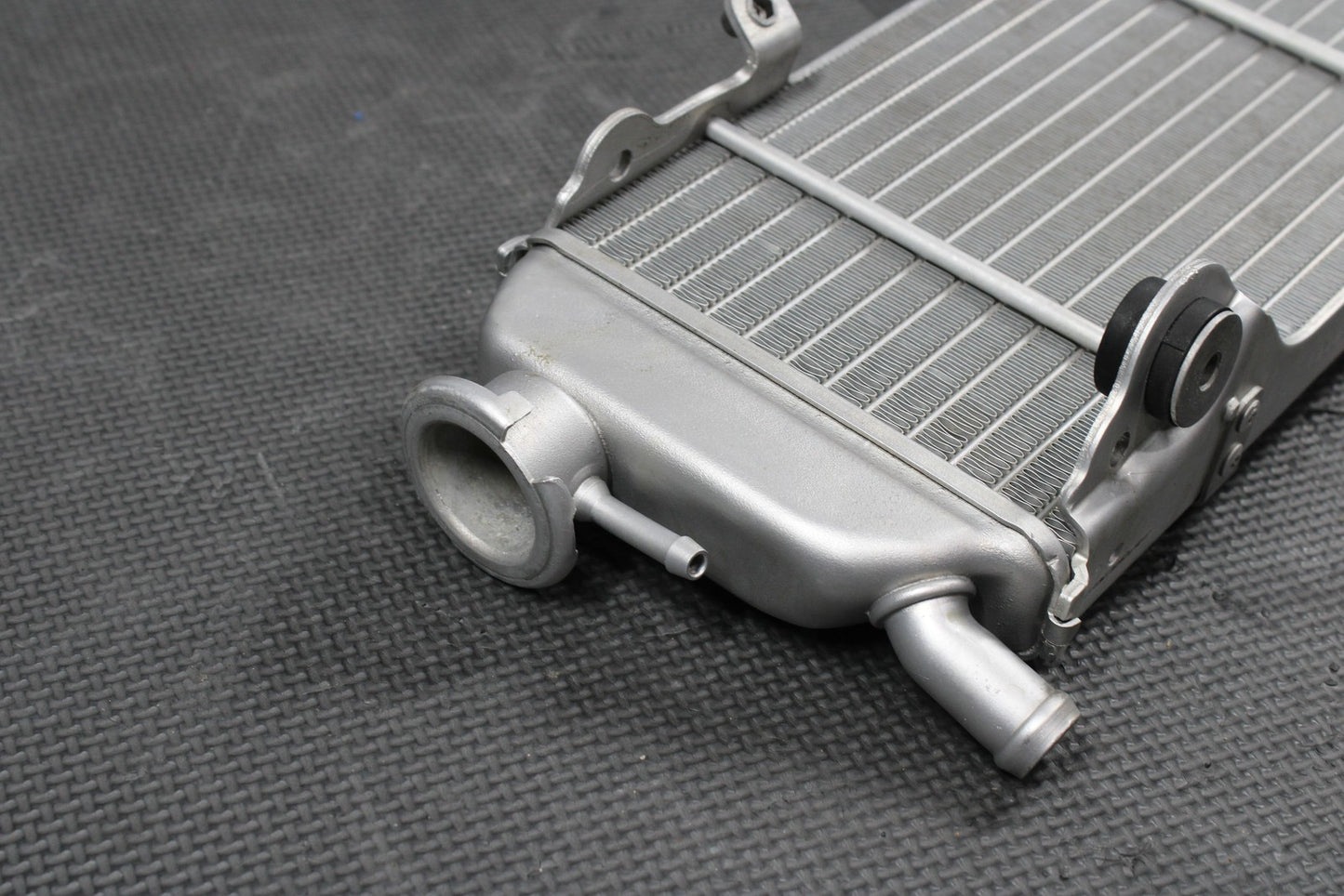 2013 HUSQVARNA TE511 OEM ENGINE LEFT SIDE MOTOR COOLING COOLER RADIATOR 8000H741 - hggarage