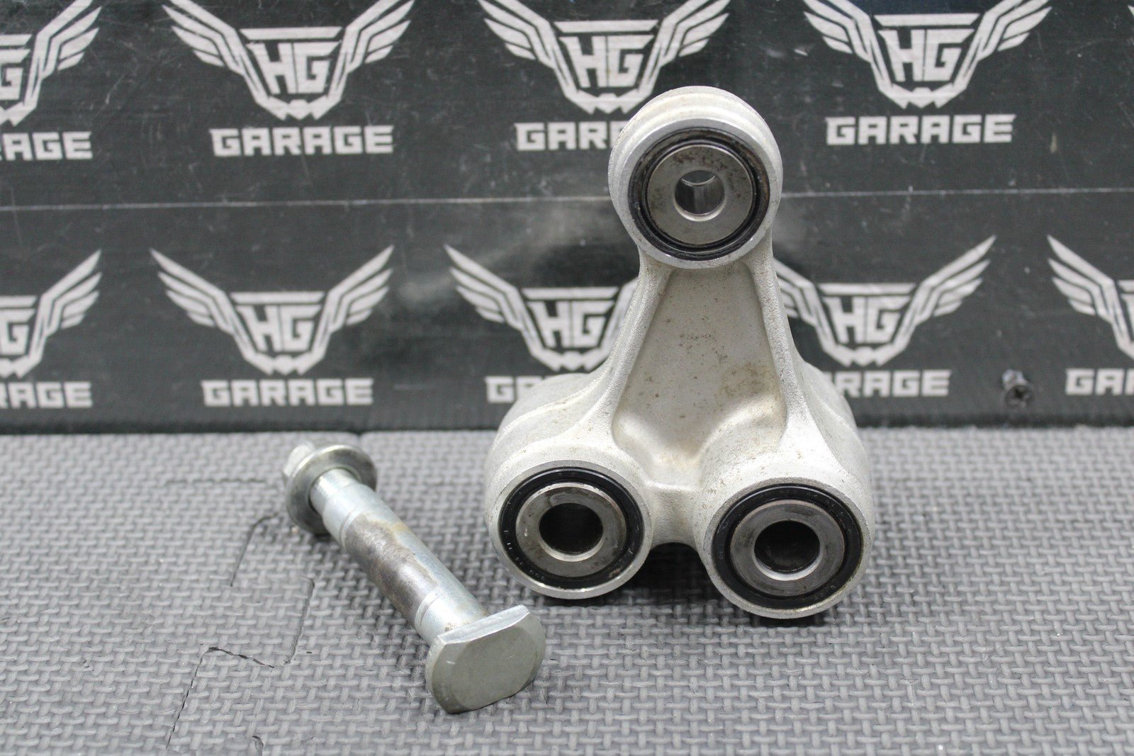 2020 SUZUKI 19 - 25 RMZ250 RMZ450 OEM REAR SHOCK LINKAGE LEVER ARM 62600 - 37880 - hggarage