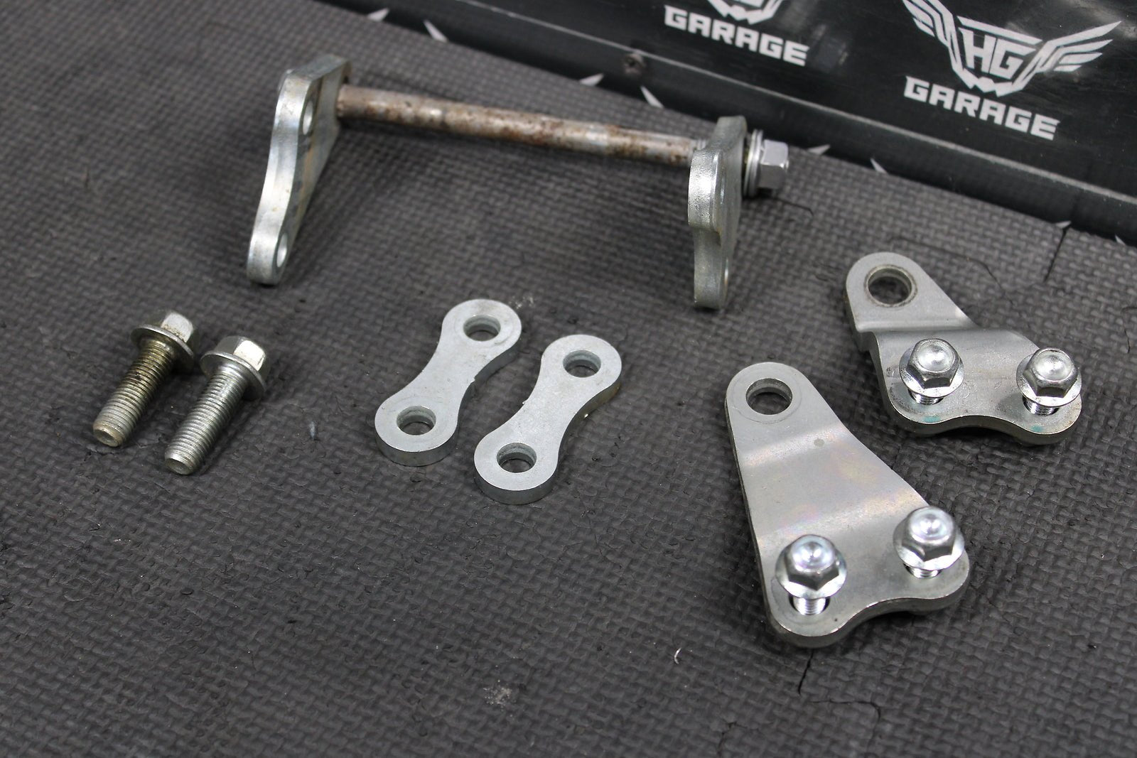 2022 YAMAHA YZ450FX OEM ENGINE MOTOR MOUNT STAY BRACKETS 90201 - 10045 - 00 - hggarage
