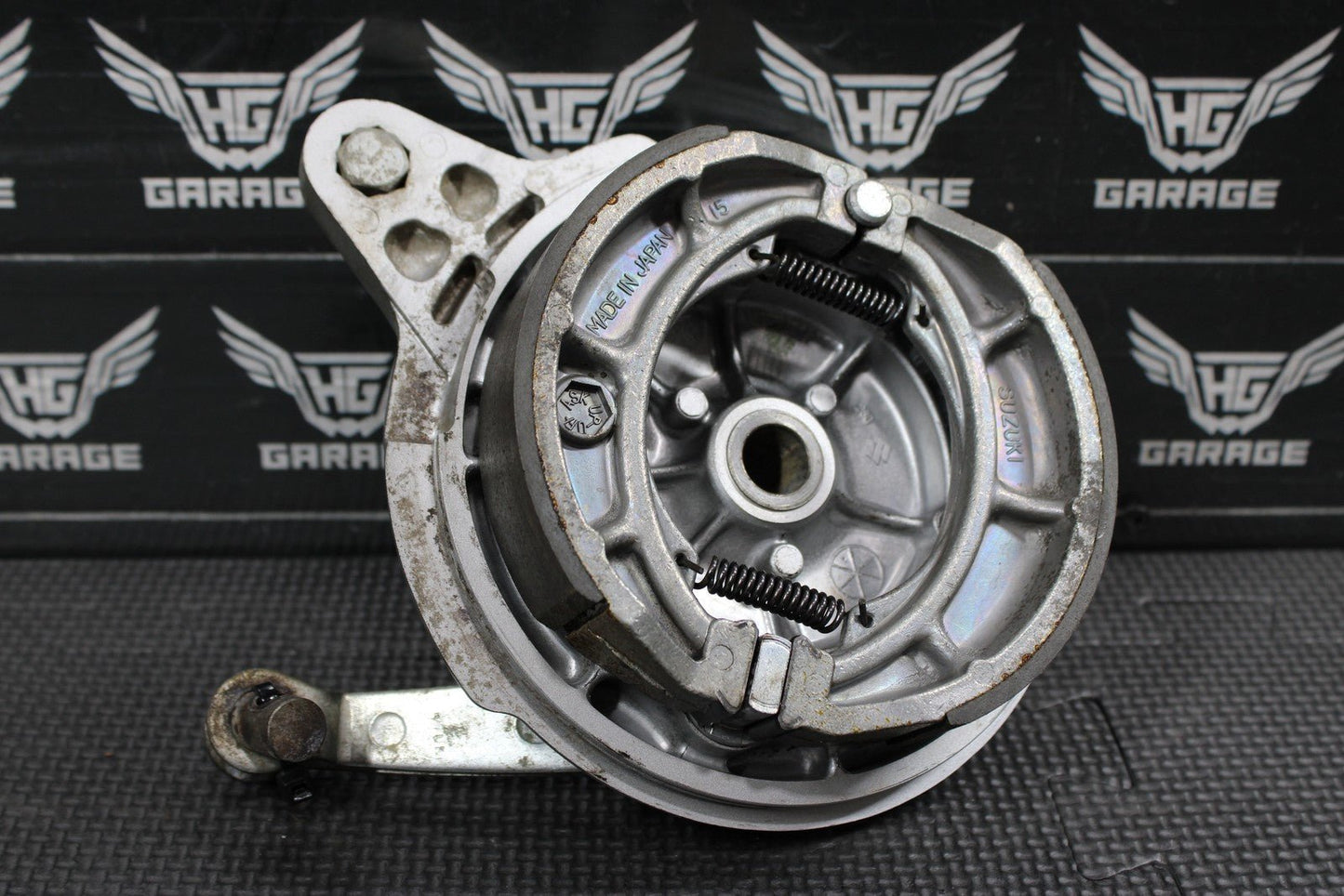 2005 SUZUKI DR200SE OEM REAR BACK BRAKE DRUM ASSEMBLY 54400 - 07870 GOOD! - hggarage