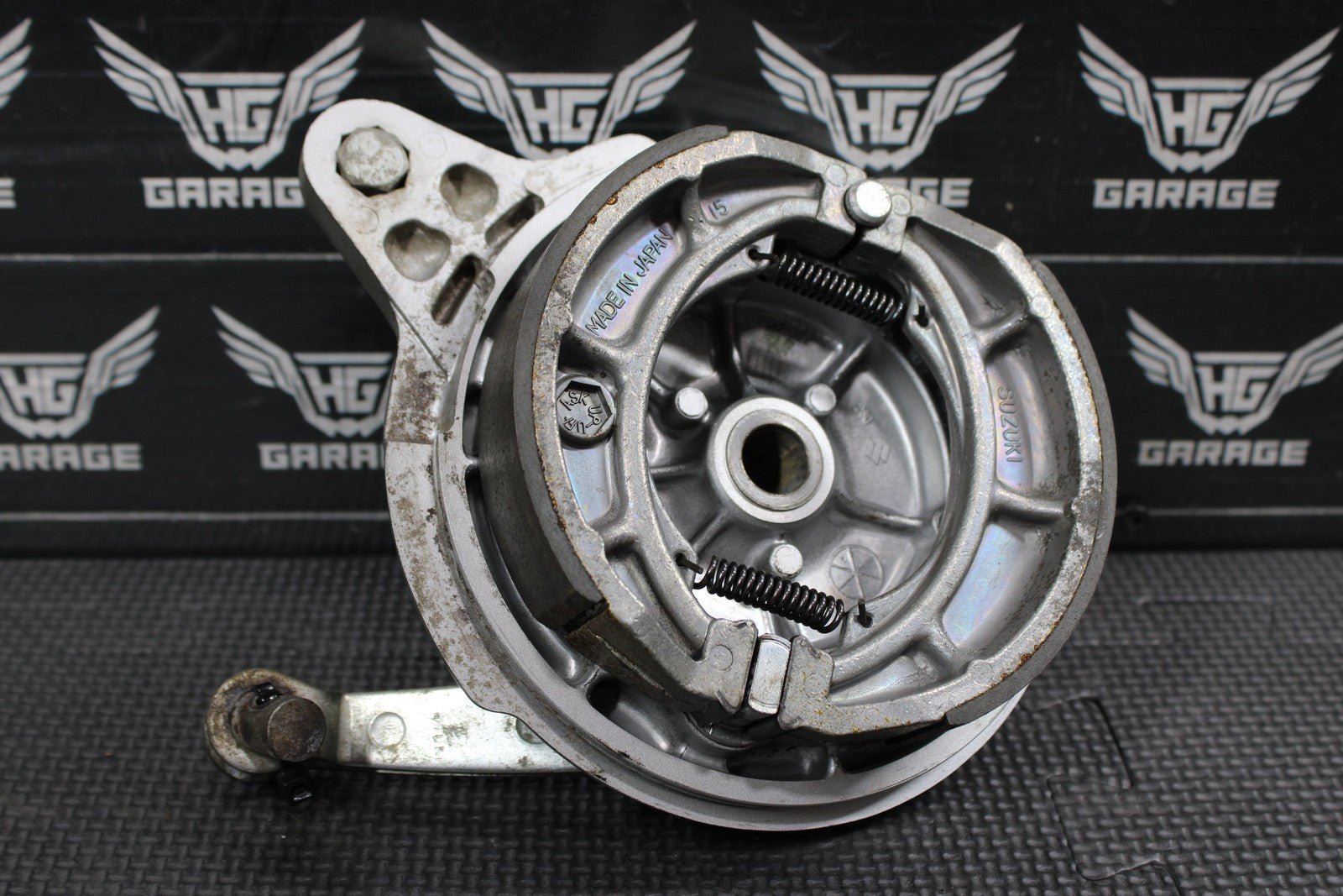 2005 SUZUKI DR200SE OEM REAR BACK BRAKE DRUM ASSEMBLY 54400 - 07870 GOOD! - hggarage
