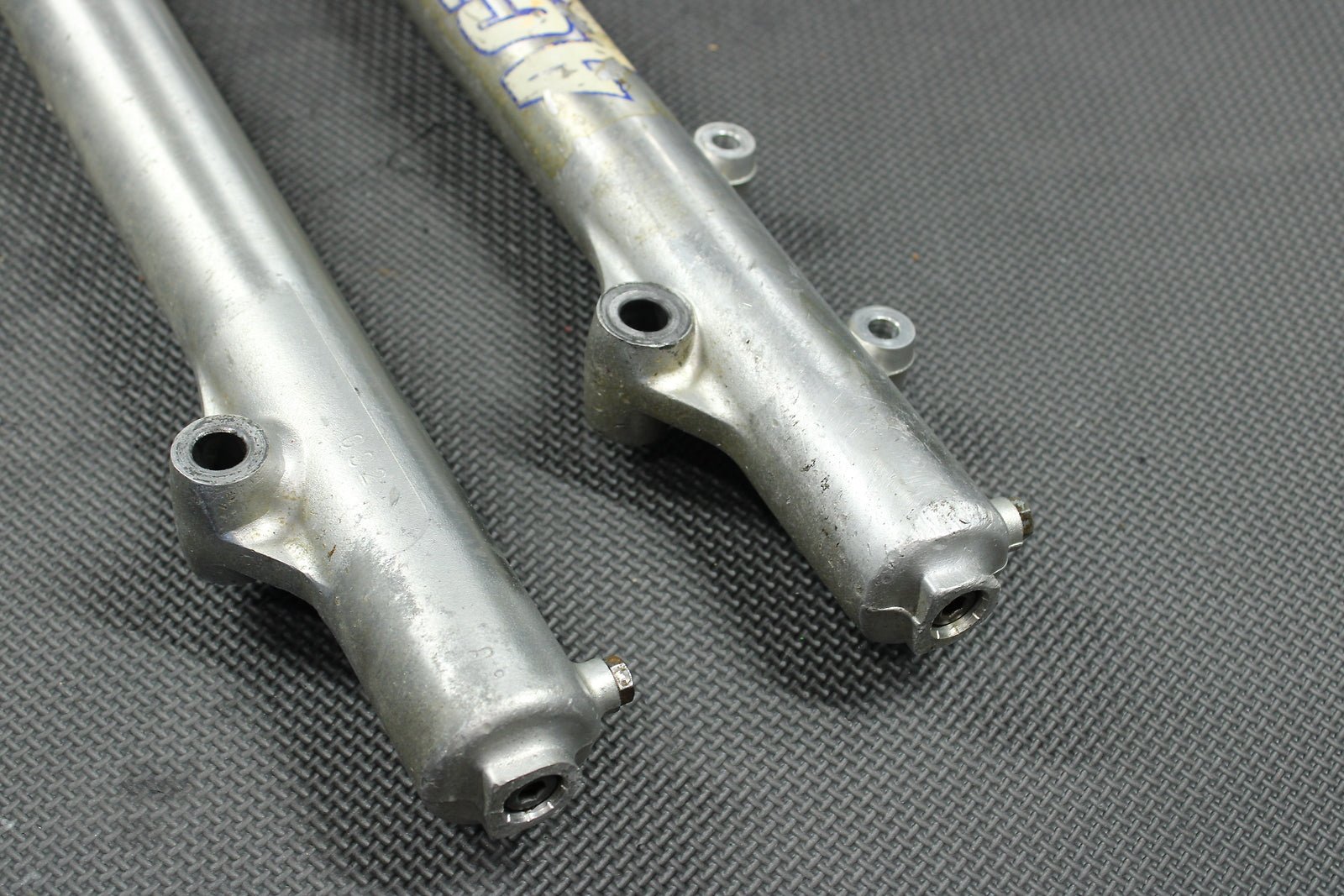 1993 HONDA CR80R OEM SHOWA RIGHT LEFT FRONT SUSPENSION FORKS SHOCKS 51400 - GS2 - 62 - hggarage
