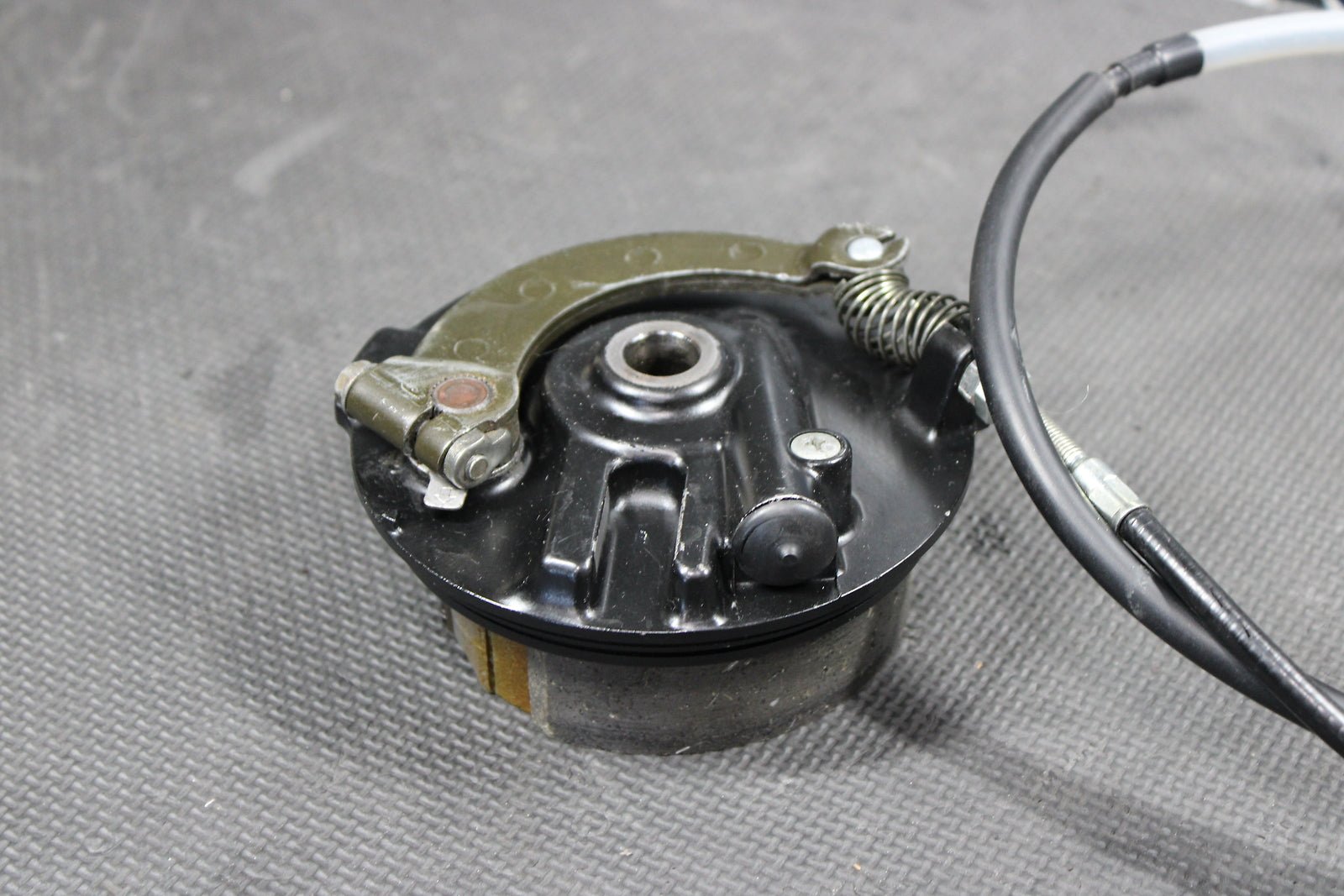 2001 Honda XR200R 84 - 88 / 1990 1991 / 93 - 02 OEM Front Brake Caliper 06430 - Gbj - J1 - hggarage