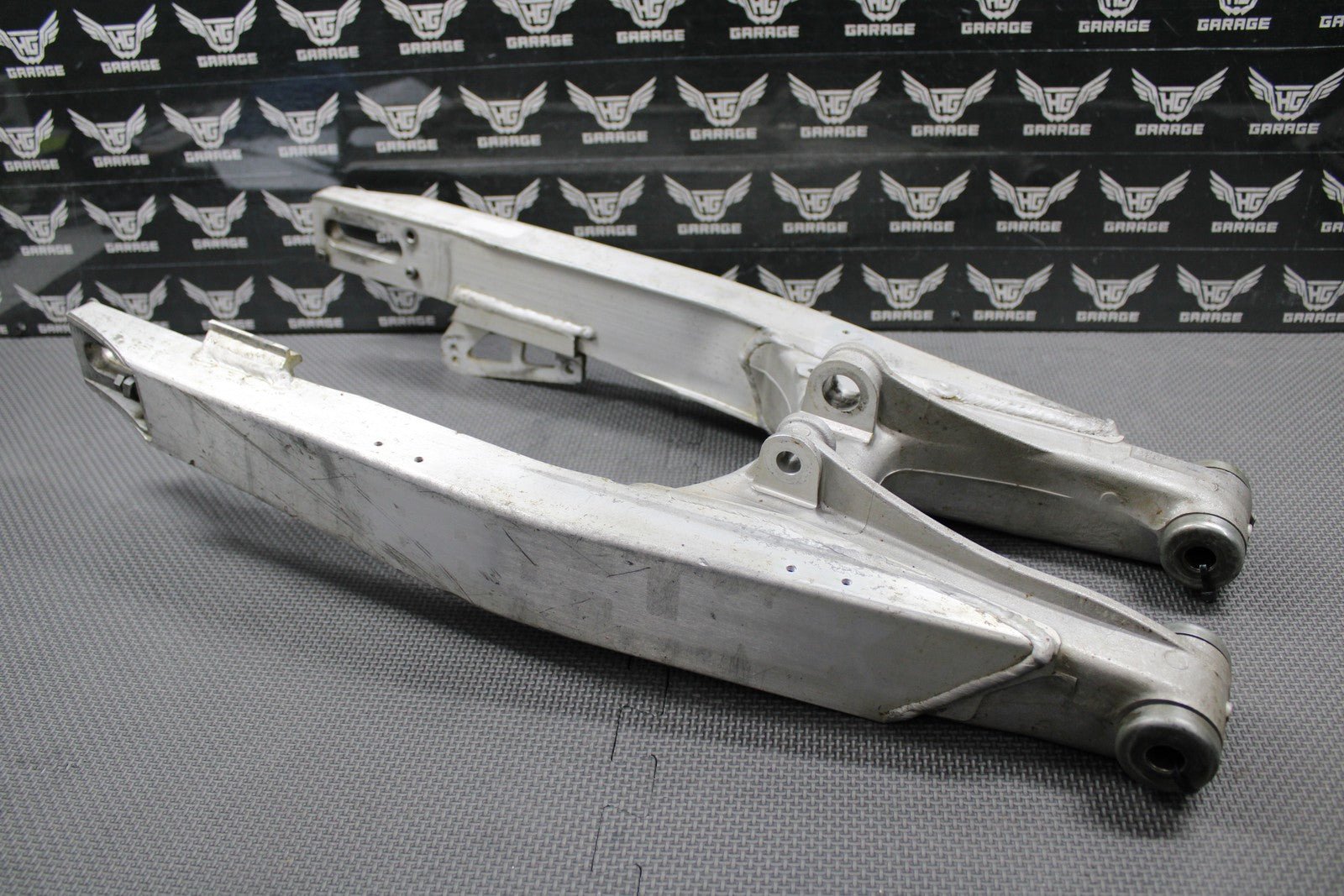 1988 HONDA CR125R OEM SWINGARM SWING ARM REAR SUSPENSION 52000 - KS6 - 830 GOOD! - hggarage