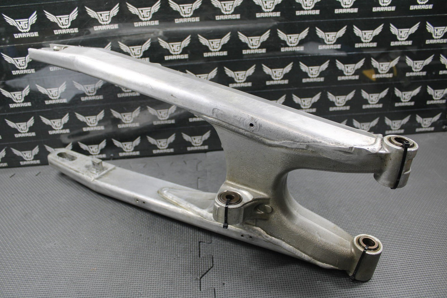 2004 04 - 05 KTM 125SX 125 SX OEM SWINGARM SWING ARM SUSPENSION 54804030044 - hggarage