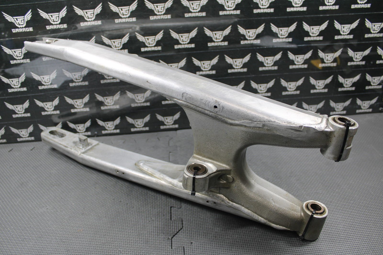2004 04 - 05 KTM 125SX 125 SX OEM SWINGARM SWING ARM SUSPENSION 54804030044 - hggarage