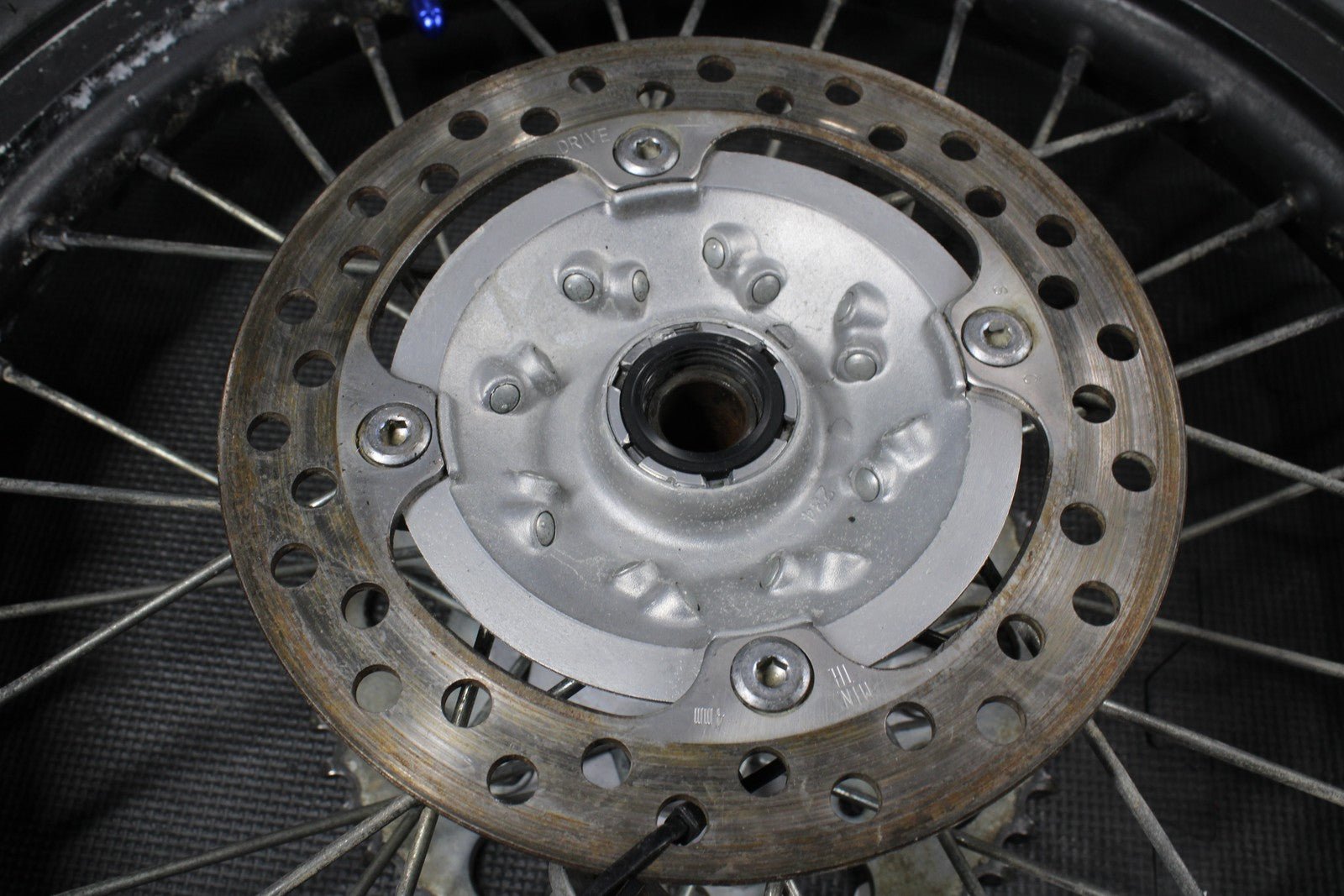 1997 HONDA CR125R OEM 19" x 1.85" REAR BACK WHEEL RIM HUB 42635 - MAC - 680 - hggarage