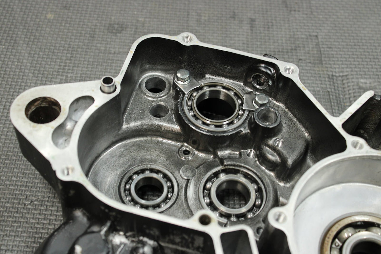 1996 HONDA CR125R OEM RIGHT ENGINE MOTOR CRANKCASE CRANK CASES BLOCK - hggarage