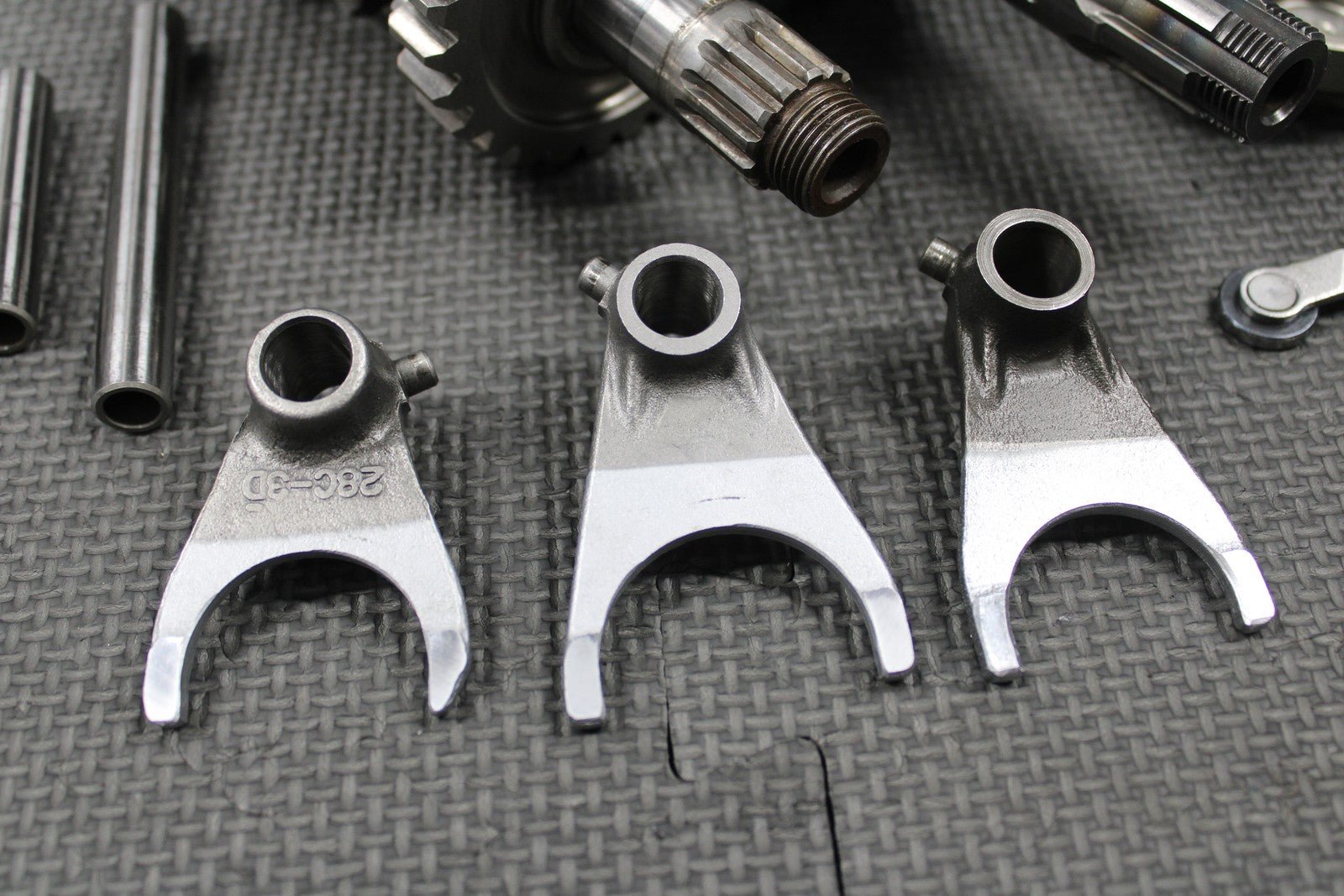 2003 KAWASAKI KLX400R KLX400SR OEM TRANSMISSION TRANNY GEARBOX GEARS SHIFT FORKS - hggarage