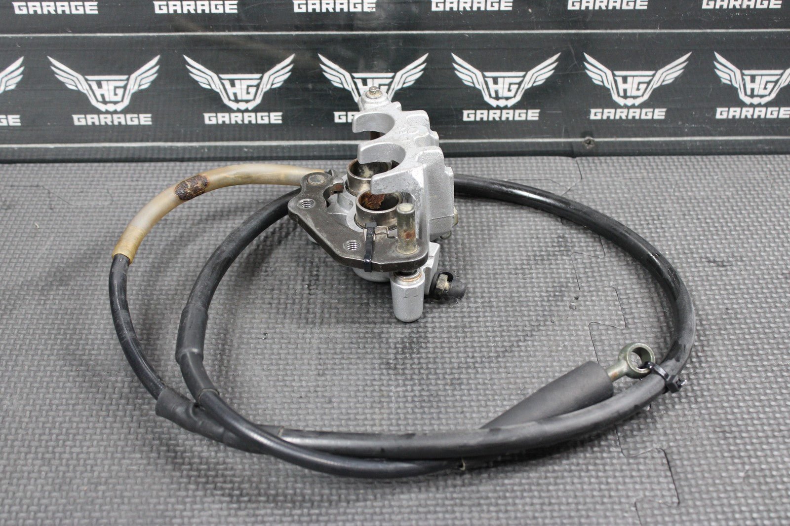 2001 KAWASAKI KX100 BIGWHEEL OEM TOKICO FRONT BRAKE CALIPER 43041 - 1681 - GN - hggarage