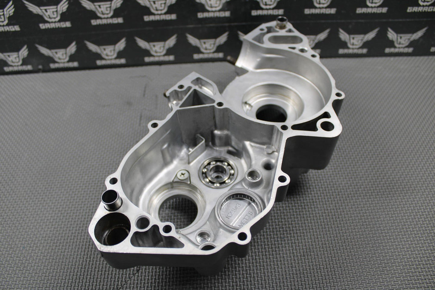 2000 2001 HONDA CR250R OEM LEFT ENGINE CRANKCASE CRANK CASE 11200 - KZ3 - P00 NICE!! - hggarage