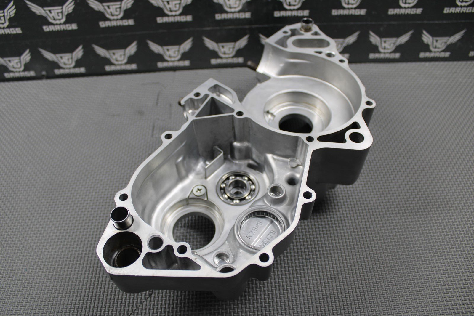 2000 2001 HONDA CR250R OEM LEFT ENGINE CRANKCASE CRANK CASE 11200 - KZ3 - P00 NICE!! - hggarage