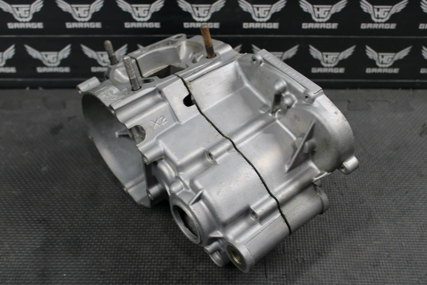 2001 KAWASAKI 01 - 05 KX100 KX85 OEM LEFT RIGHT ENGINE MOTOR CRANKCASE CRANK CASES - hggarage