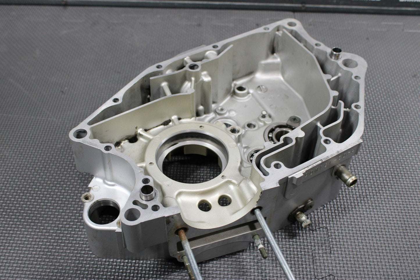 2005 SUZUKI DR200SE K5 OEM LEFT RIGHT ENGINE MOTOR CRANKCASE CRANK CASES BLOCK - hggarage